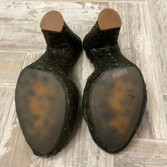ANTHROPOLOGIE Paola Ferri green woven heels - Picture 5 of 8